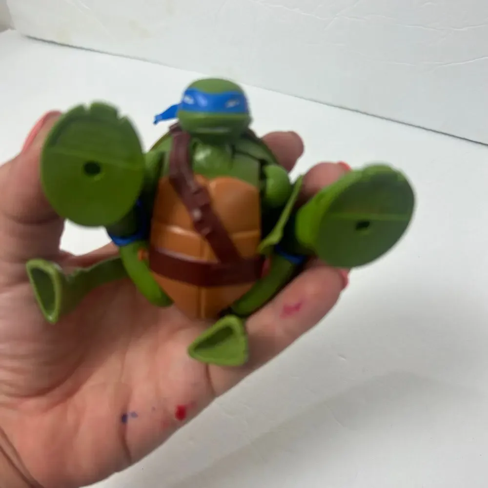 Teenage Mutant Ninja Turtles TMNT Leonardo Transformer Action Figure 2014